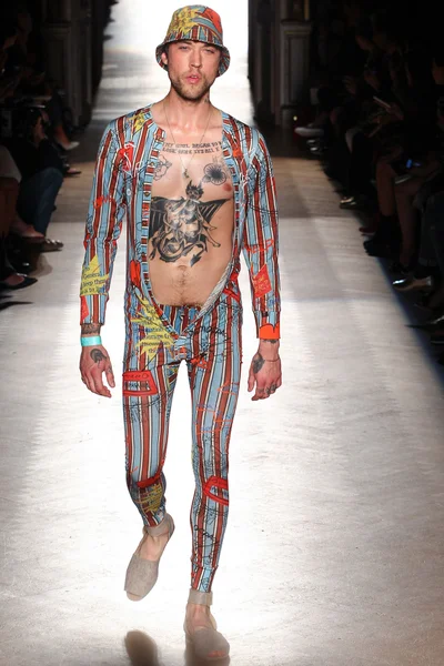 Look 38
